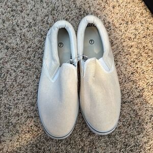 WHITE CANVAS SHOES